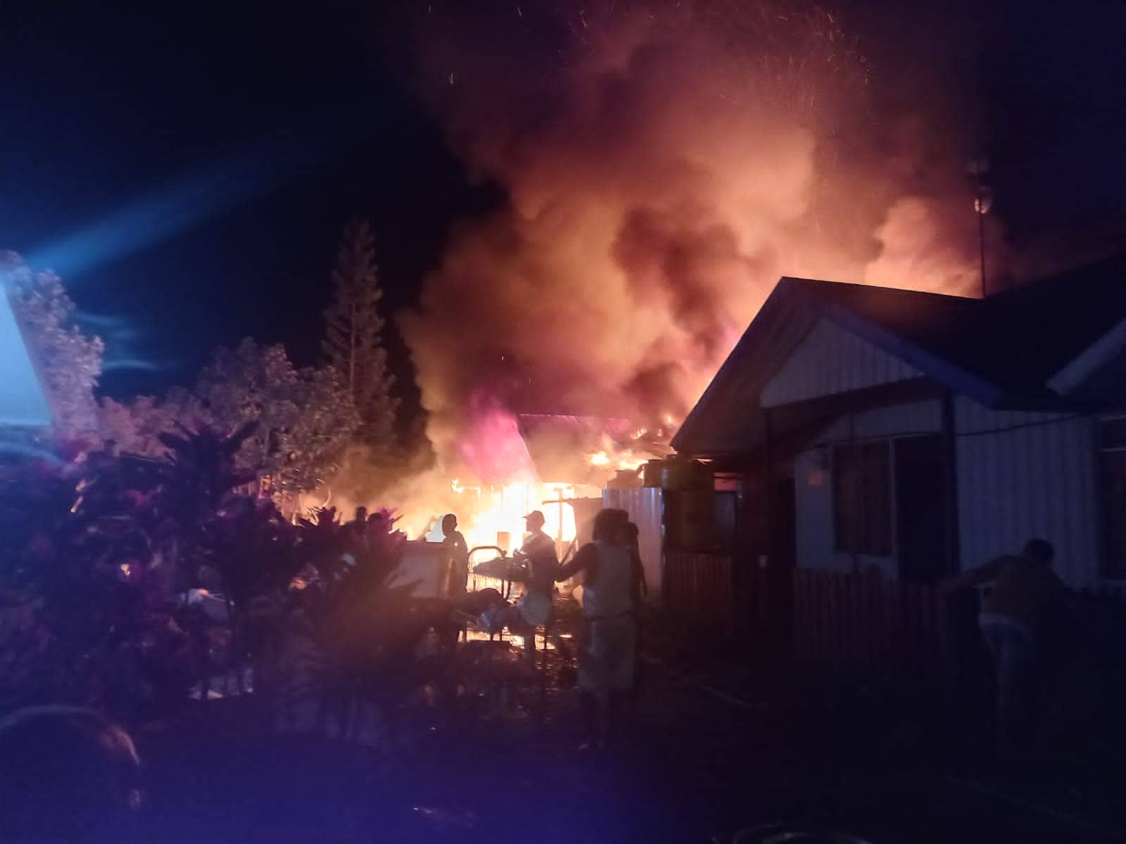 Ilustrasi berita Papua: Tiga Rumah Dinas ASN Pemkab Pegunungan Bintang dan 1 Unit Ruko Terbakar