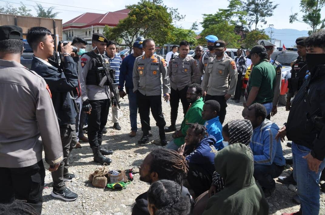 Ilustrasi berita Papua: Rusak Papan Nama Kantor Gubernur Provinsi Papua Pegunungan, Polisi Amankan Sembilan Mahasiswa