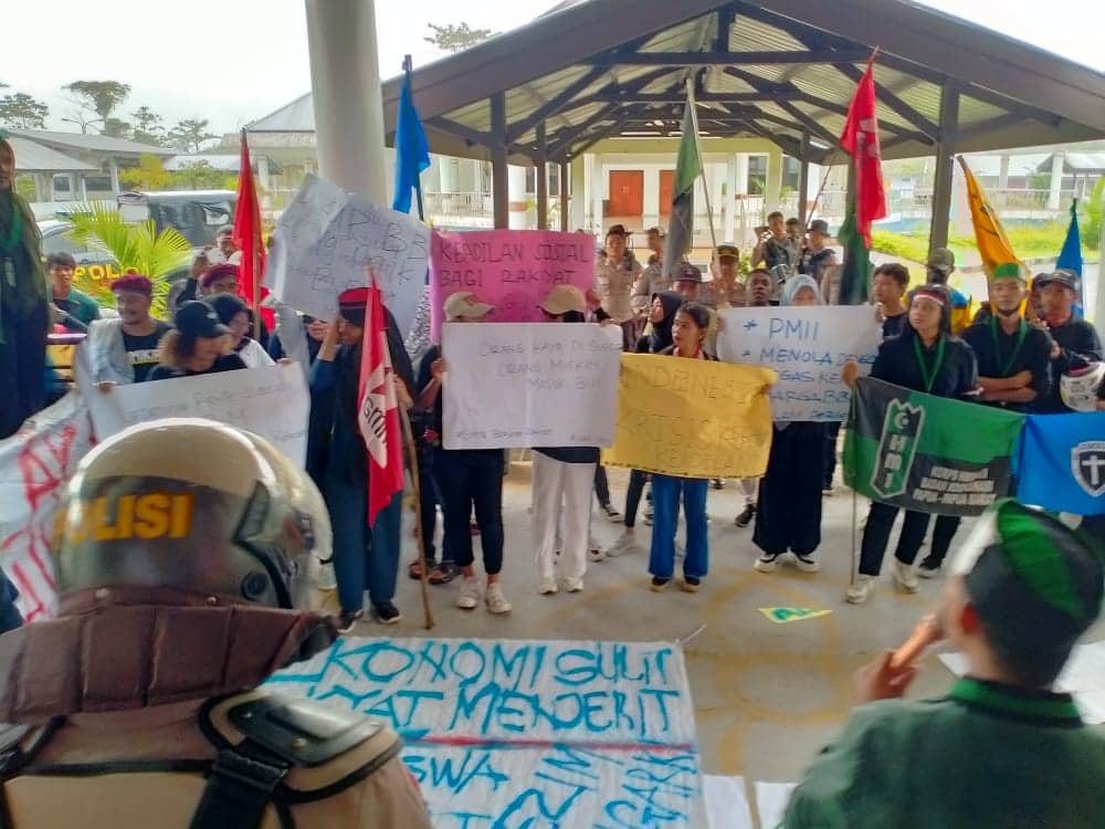 Ilustrasi berita Mimika: 47 Personel TNI-Polri Kawal Demo Mahasiswa Tolak Harga BBM di Timika