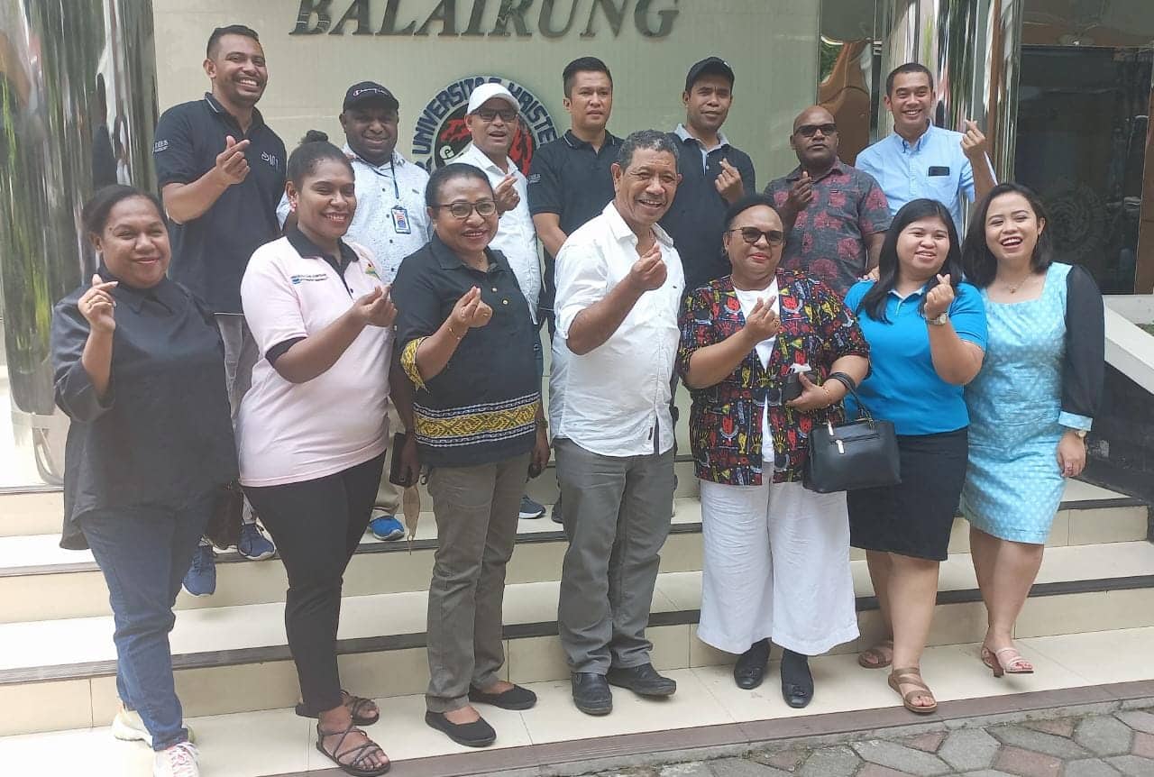Ilustrasi berita Mimika: Temui Mitra Universitas KSW Salatiga, Tim Monev YPMAK Minta Laporan Perkembangan Tiap Mahasiswa
