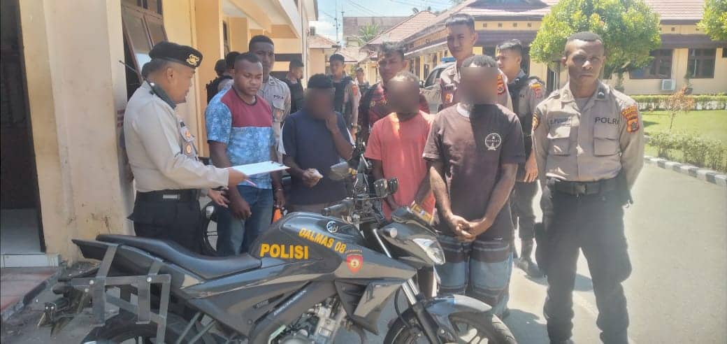 Ilustrasi berita Papua: Polisi Amankan 4 Bungkus Ganja di Pos 7 Sentani, Tiga Pelaku Dibekuk