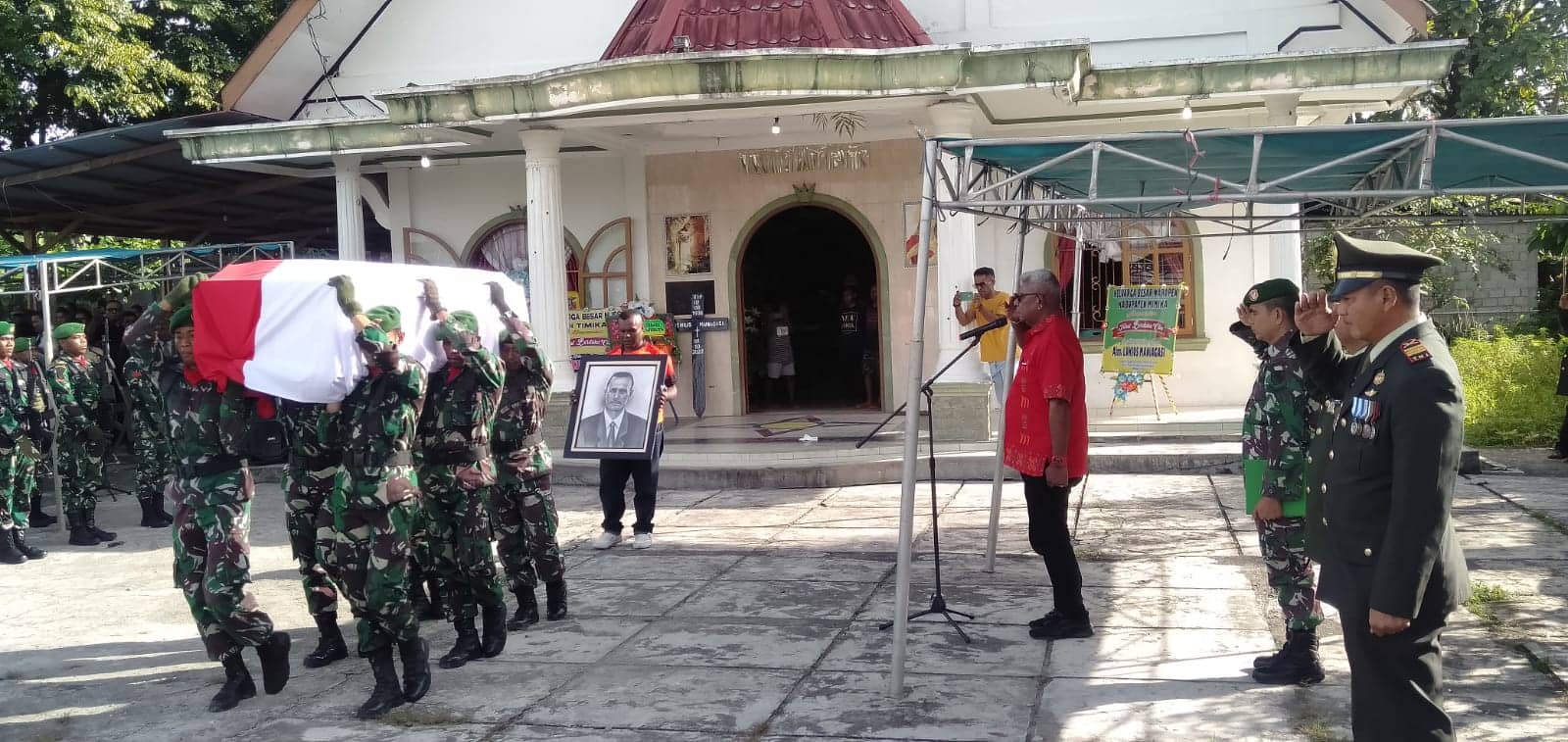 Ilustrasi berita Mimika: Prosesi Pemakaman Veteran Lukhius Maniagasi Dilakukan Secara Militer, Pesan Plt Bupati Mimika : Lanjutkan Perjuangan