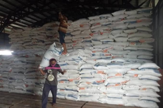 Ilustrasi berita Mimika: Belum Ada Kiriman dari Merauke, Bulog Timika Datangkan 400 Ton Beras Jawa Timur