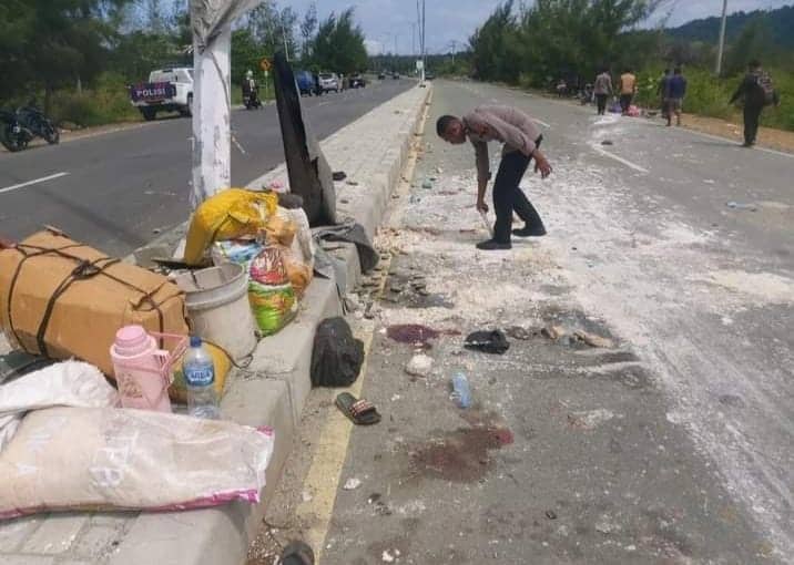 Ilustrasi berita Papua: Melaju dari Arah Jembatan Merah, Pickup Angkut 12 Orang Terbalik di Holtekamp, Satu Penumpang Tewas
