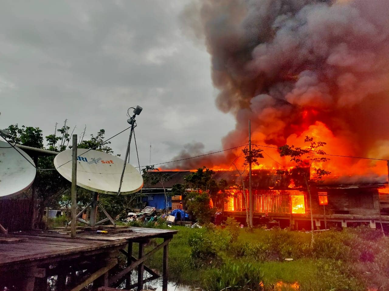 Ilustrasi berita Mimika: Kebakaran Pasar Dolog Hanguskan Ratusan Rumah, Ribuan Warga Kehilangan Tempat Tinggal