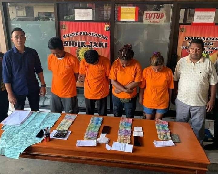 Ilustrasi berita Papua: Satu Bandar dan Empat Pengecer Togel Dibekuk Tim Resmob Numbay, Oscar : Satu Bandar Dalam Pencarian