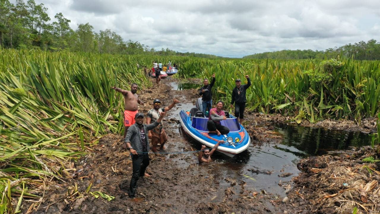 Ilustrasi berita Papua: Hadiah Natal untuk Distrik Pedalaman, Pemda Mappi akan Bersihkan Tebu Rawa di Sungai Weldeman