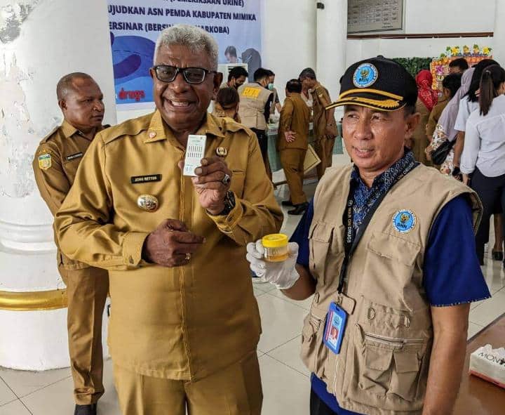 Ilustrasi berita Mimika: Plt. Bupati dan 487 ASN serta Honorer Pemda Kabupaten Mimika Jalani Tes Urine Narkoba, BNN Terjunkan 3 Tim