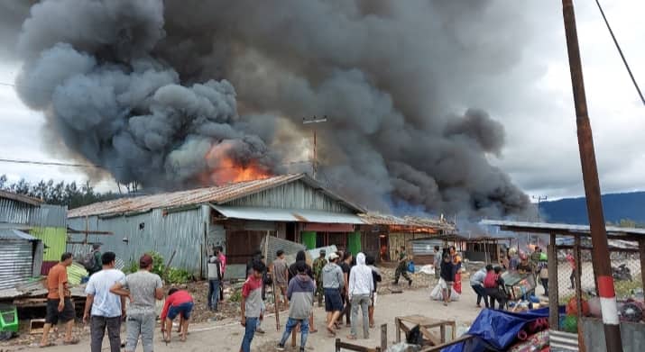 Ilustrasi berita Papua: 10 Kios di Deiyai Terbakar, Polisi Selidiki Penyebabnya, Kapolres : Tidak Ada Korban Jiwa