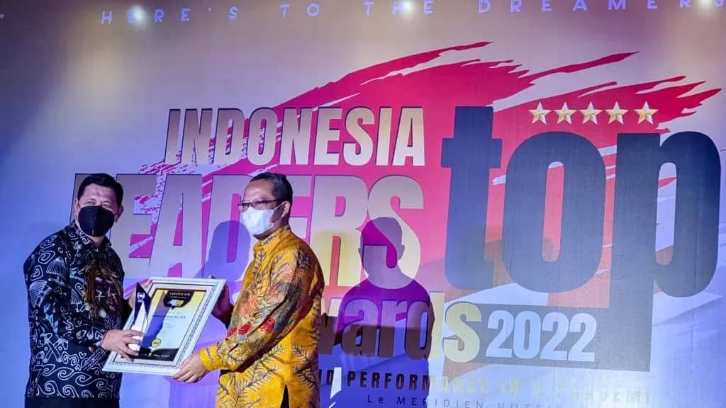 Ilustrasi berita BERITA UTAMA: Bupati Mathius Terima Penghargaan Indonesia Top Leaders 2022
