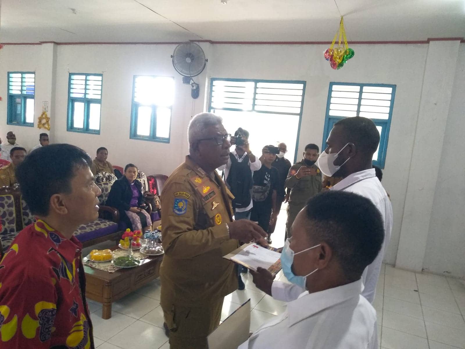 Ilustrasi berita Mimika: Plt Bupati Mimika Resmi Buka Seleksi SKD dan SKB Bagi 538 Honorer, Berharap Jika Lulus Jadi ASN yang Jujur