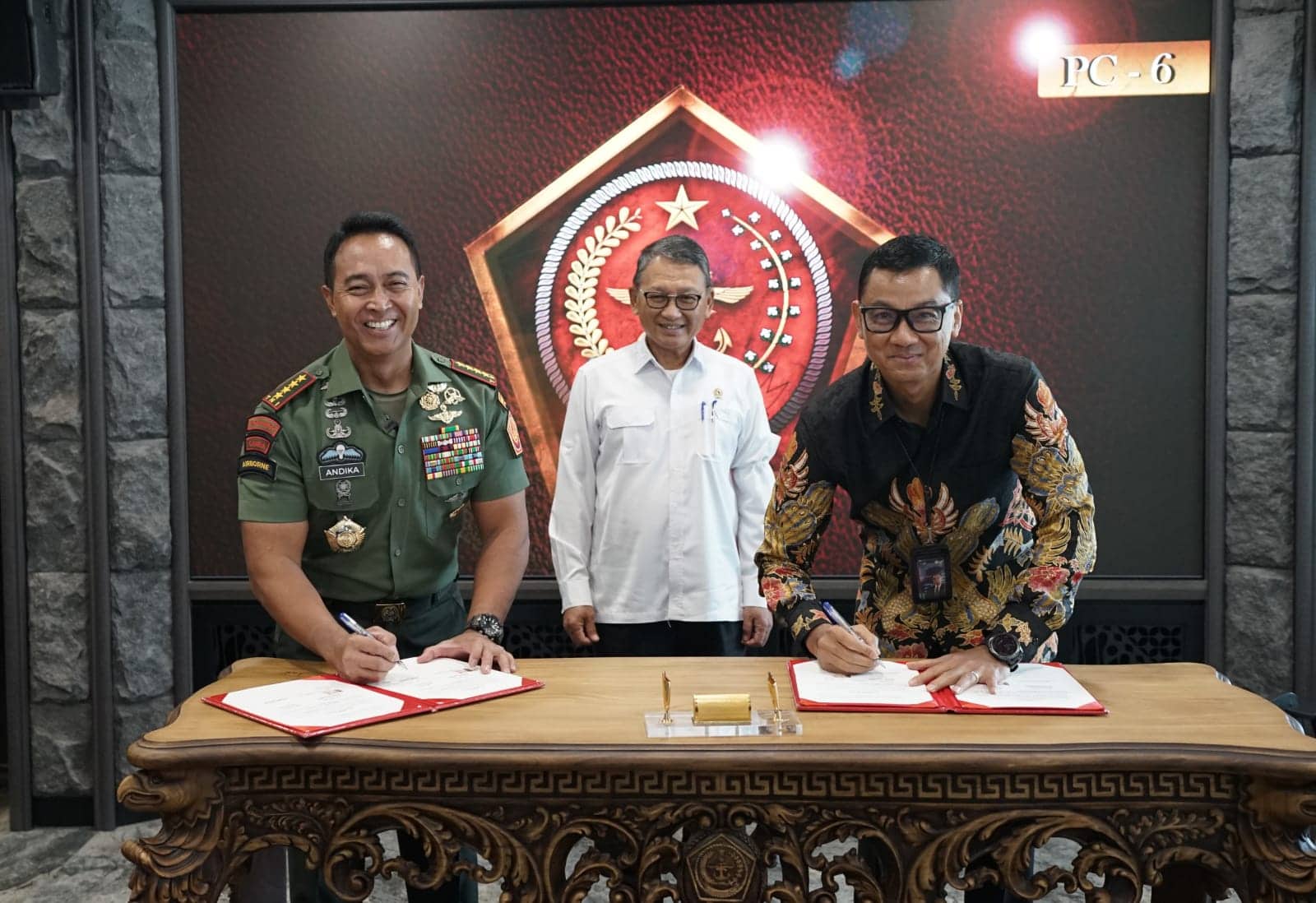 Ilustrasi berita Nasional: Kejar Target Desa Berlistrik di Seluruh Pelosok Negeri, PLN Gandeng TNI Petakan Strategi Wilayah