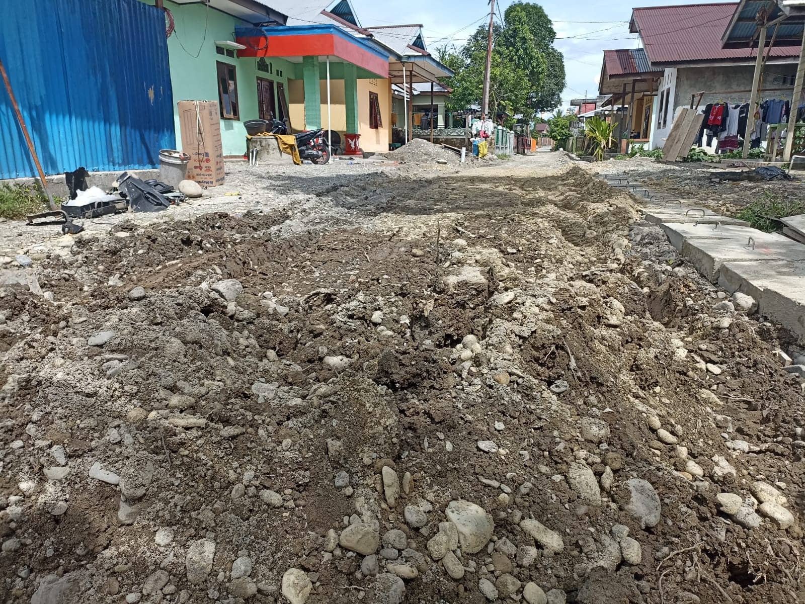 Ilustrasi berita Mimika: Tokoh Masyarakat Mimika Pertanyakan Pembangunan Jalan di Kartini Ujung, Belum Lapor Pemerintah Setempat