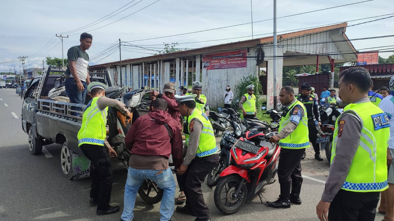 Ilustrasi berita Mimika: Banyak Gunakan Plat Nomor Palsu, Polres Mimika Amankan 58 Sepeda Motor dan 8 Mobil