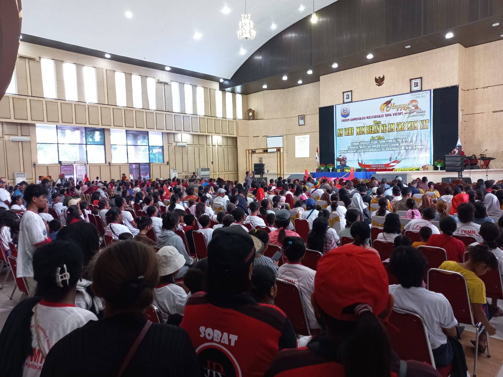 Ilustrasi berita Mimika: Ribuan Warga Hadiri HUT ke-3 FKMN di Graha ENY, Plt Bupati Ajak Dukung Pemerintah Wujudkan Kemakmuran Mimika