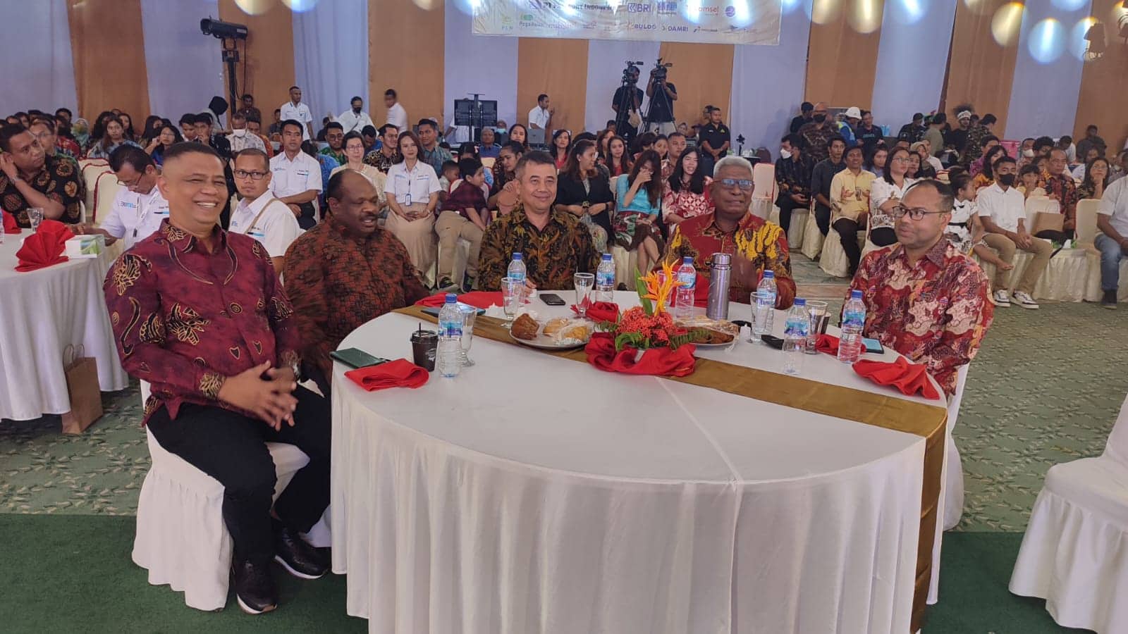 Ilustrasi berita Mimika: Baru Pertamakali, Forum BUMN Mimika Gelar Perayaan Natal Secara Daring Bersama Delapan Daerah Lain