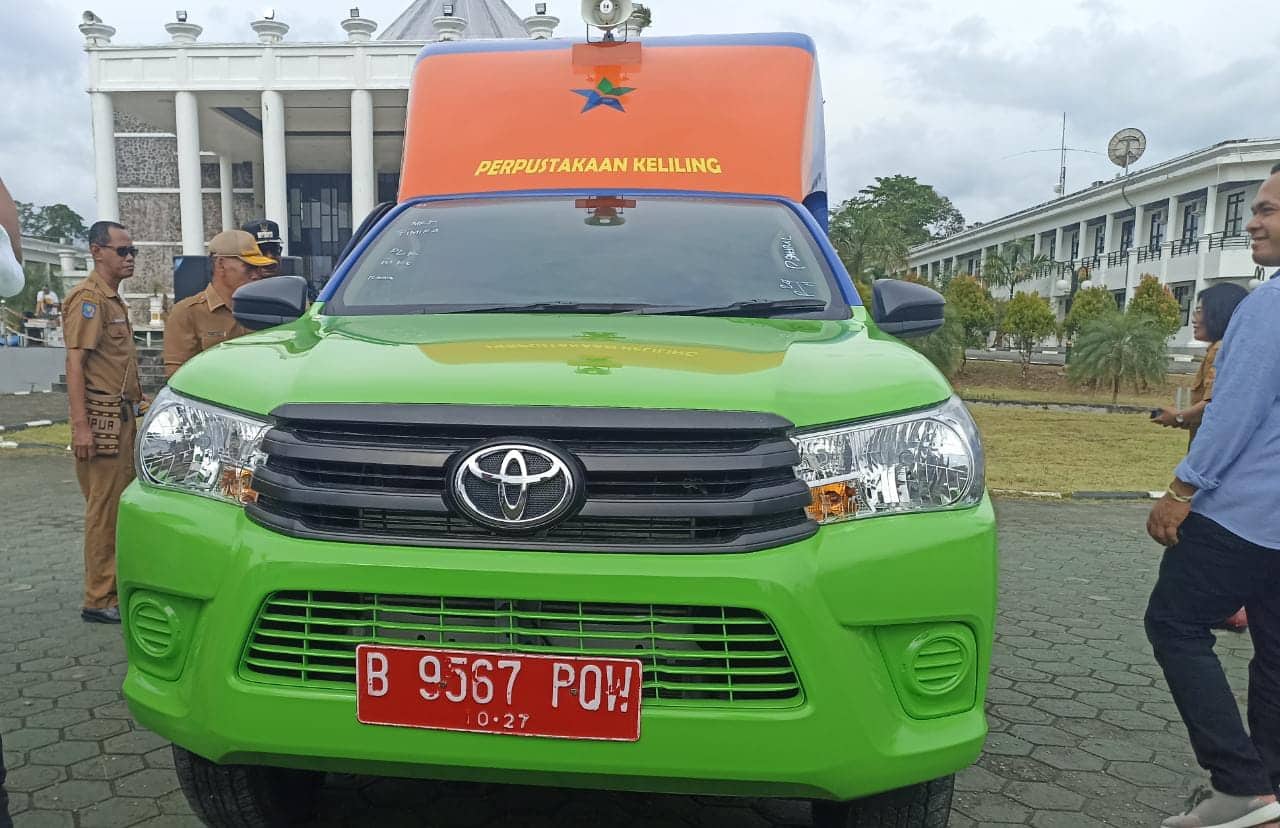 Ilustrasi berita Mimika: Tingkatkan Minat Baca Masyarakat, Mobil Perpustakaan Keliling Masih Kekurangan Koleksi Buku