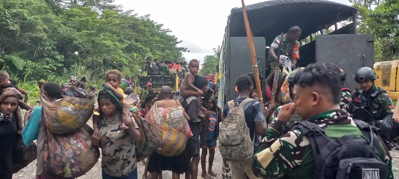 Ilustrasi berita Papua: Berjalan Kaki Selama 5 Hari, Sebanyak 167 Warga Paro Tiba di Kenyam Nduga