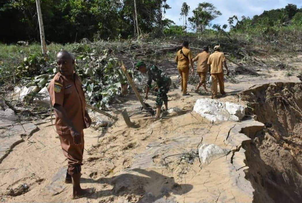 Ilustrasi berita Papua: Kampung Armnu, Distrik Andey Banjir, Bupati Biak Numfor Tugaskan Sekda dan Sejumlah Pejabat Tinjau Lokasi