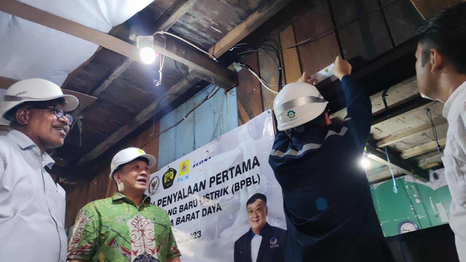 Ilustrasi berita Papua: Wujudkan Energi Berkeadilan, 342 Rumah Tangga Tak Mampu di Papua Barat Daya Kini Bisa Nikmati Listrik