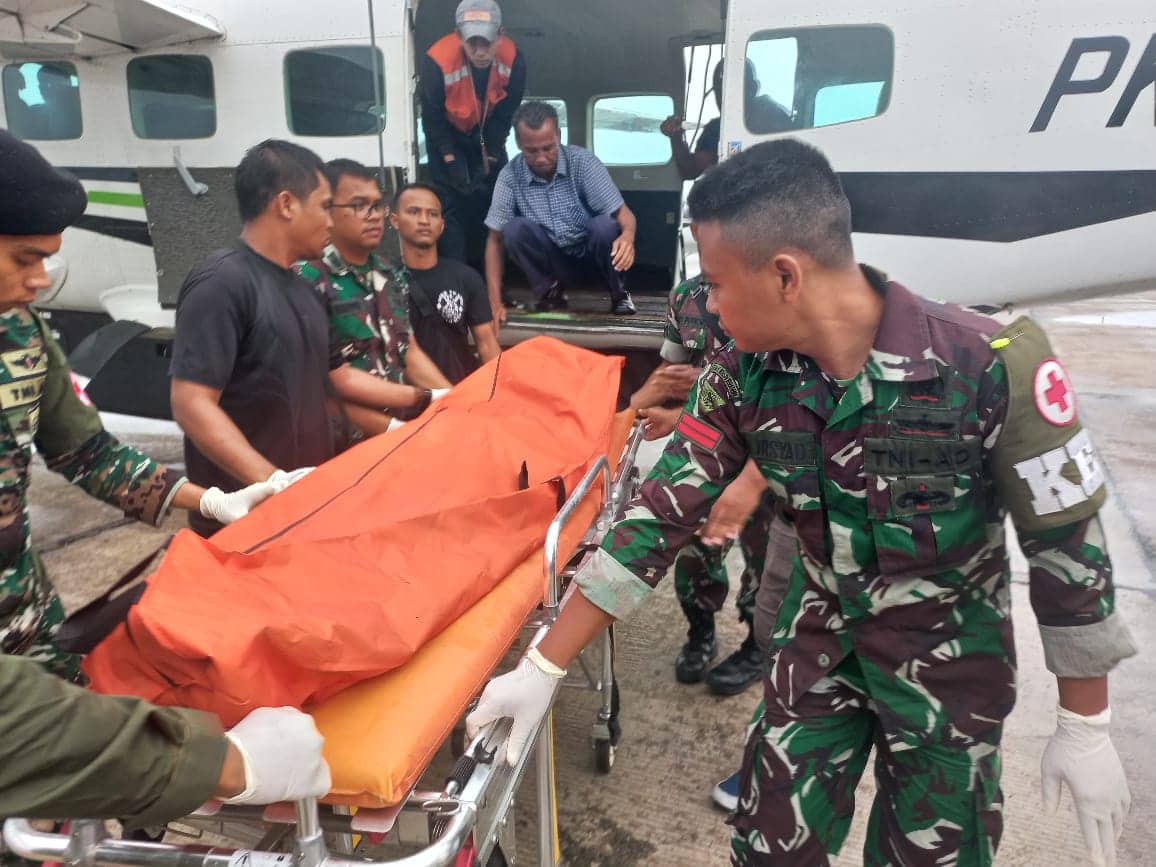 Ilustrasi berita Papua: Jenazah Praka Jumardi, Korban Meninggal Serangan KKB Puncak Tiba di Timika, Besok Diterbangkan ke Makassar