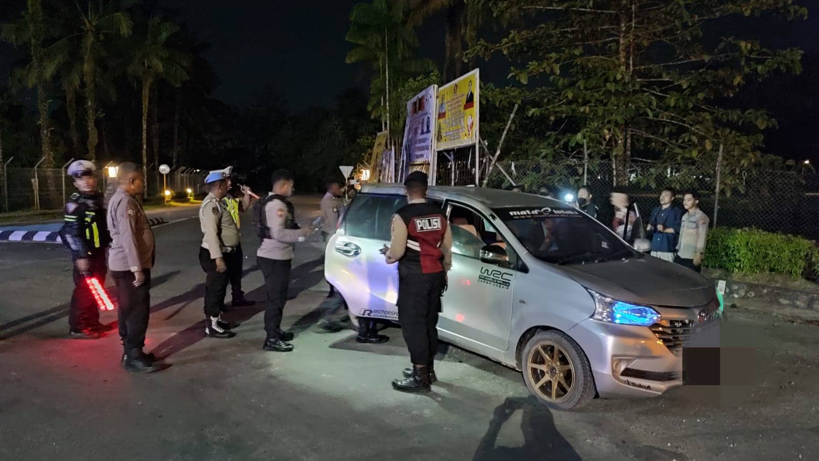 Ilustrasi berita Mimika: Bawa Senjata Tajam Dua Pemuda Diamankan di Jalan Budi Utomo, Polres Mimika Juga Sweping Tempat Hiburan Malam