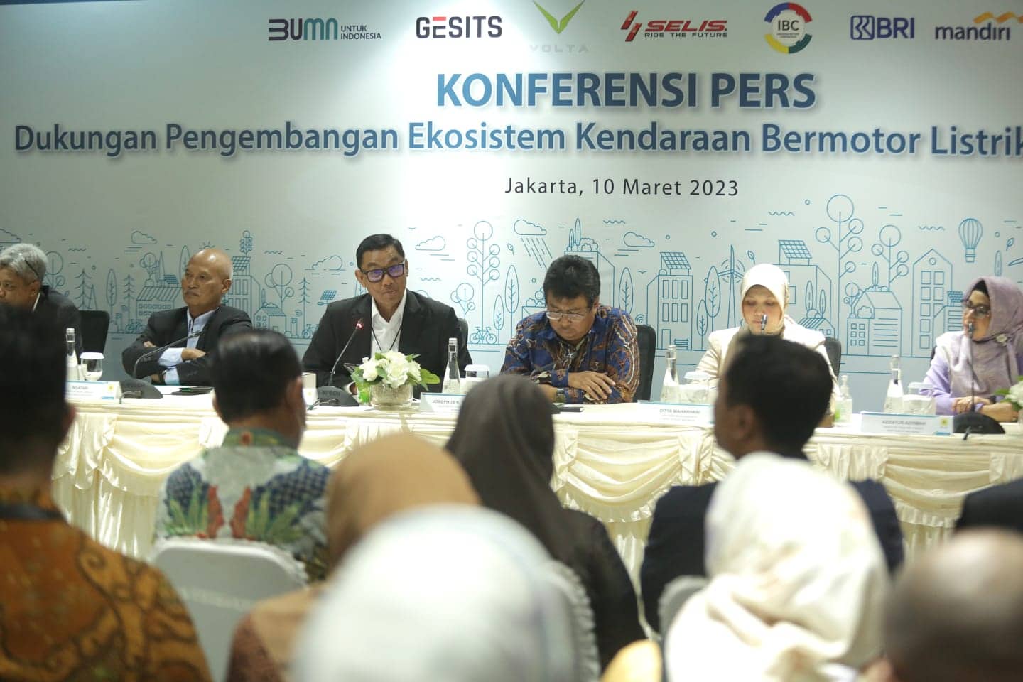 Ilustrasi berita Nasional: Siap-siap, Sinergi PLN dan Himbara Bakal Permudah Masyarakat Miliki Sepeda Motor Listrik