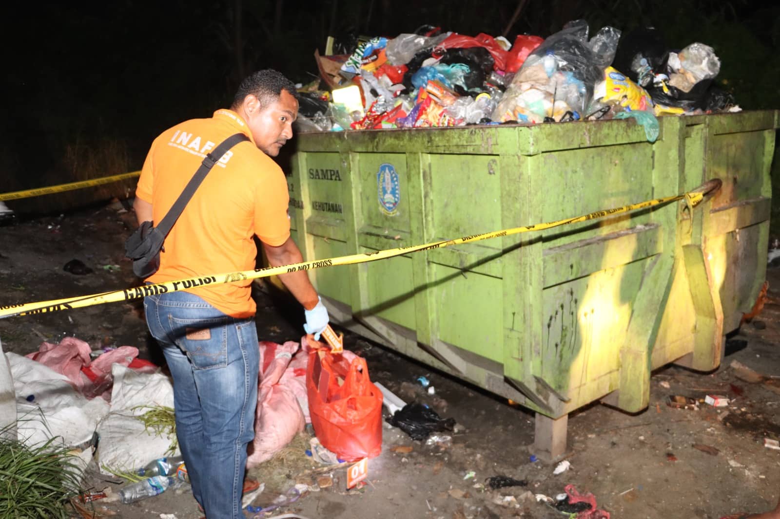 Ilustrasi berita JAYAPURA: Pencari Makanan Babi Temukan Mayat Bayi Laki-Laki di Tempat Sampah
