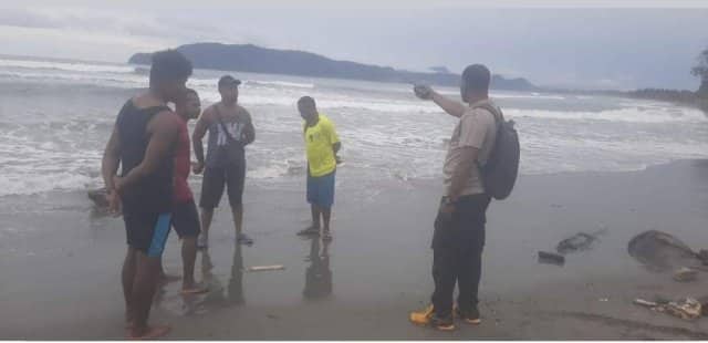 Ilustrasi berita JAYAPURA: Asyik Mencari Ikan, Kristian Hilang Digulung Ombak Pantai Holtekamp
