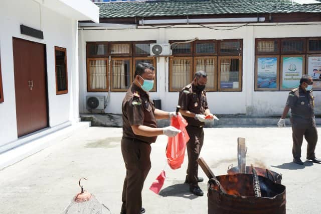 Ilustrasi berita JAYAPURA: Kejari Jayapura Musnahkan Barang Bukti dari 81 Perkara Tindak Pidana