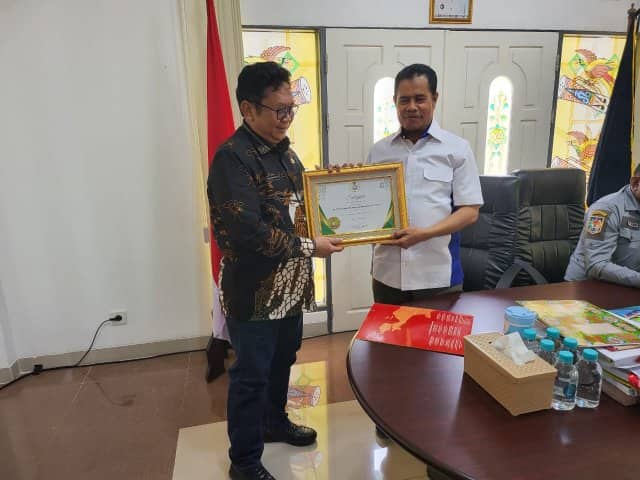 Ilustrasi berita JAYAPURA: Ridwan Rumasukun Terima Penghargaan Sebagai Gubernur Pendukung Pengelolaan Zakat