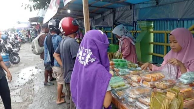 Ilustrasi berita Mimika: Banyak Pedagang Takjil di Timika Gunakan Trotoar untuk Jualan, Satpol PP : Tidak Elok