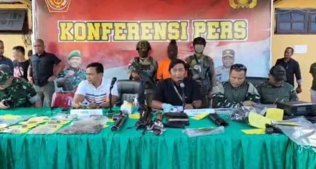 Ilustrasi berita Mimika: Tim Gabungan TNI-Polri Berhasil Amankan Senjata Api dan Ratusan Amunisi Milik KKB Nduga