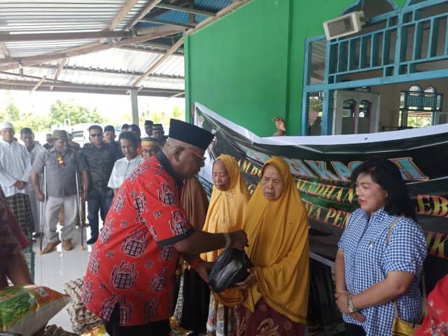 Ilustrasi berita Mimika: Berbagi Berkah Ramadhan, Plt Bupati Mimika Didoakan Umat Muslim SP 5, Moga Selalu Diberi Kemudahan