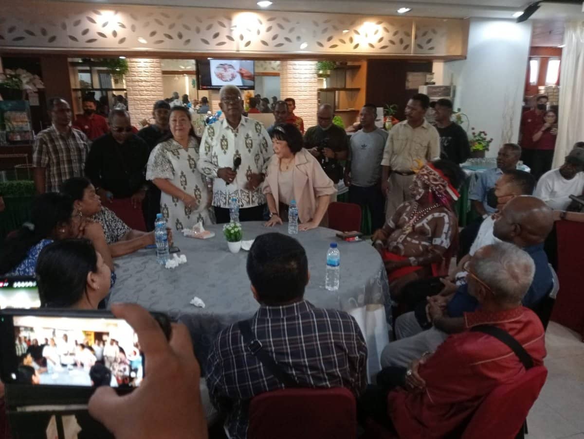 Ilustrasi berita Mimika: Plt Bupati Mimika John Rettob : Mari Kita Sama-sama Pulang Bangun Mimika, Ini Hadiah Paskah dan Lebaran