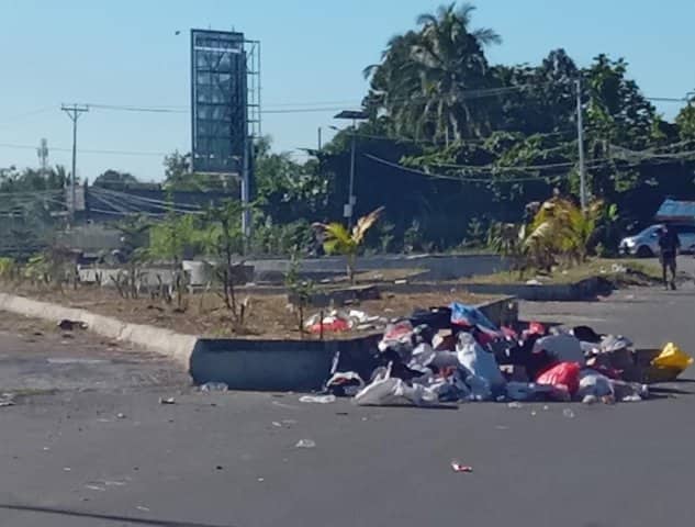 Ilustrasi berita Mimika: Sampah Menumpuk di Taman yang Mangkrak Depan Petrosea, Pj Sekda Ingatkan Pegawai Jangan Hanya Duduk di Kantor