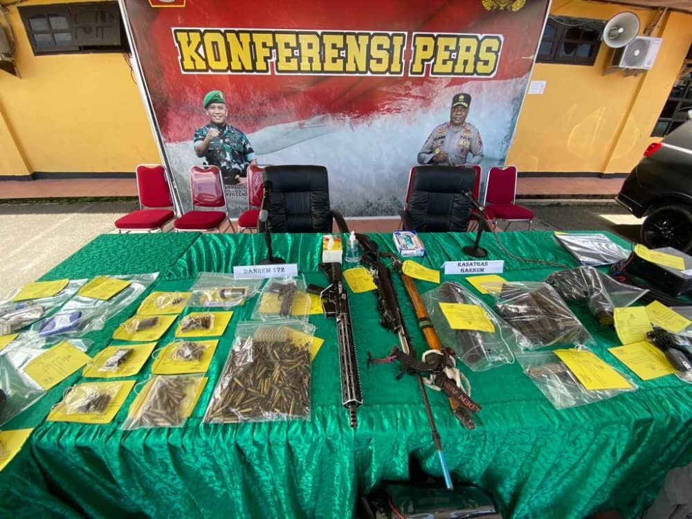 Ilustrasi berita Papua: Dalam 4 Bulan, Operasi Damai Cartenz 2023 Sita 13 Pucuk Senjata Api dan Ratusan Butir Amunisi