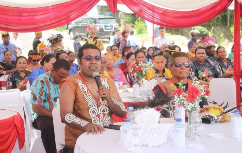Ilustrasi berita Papua: Rayakan Hardiknas, Bupati Biak Numfor Gelar Dialog dengan Guru yang Bertugas di Kepulauan Terluar