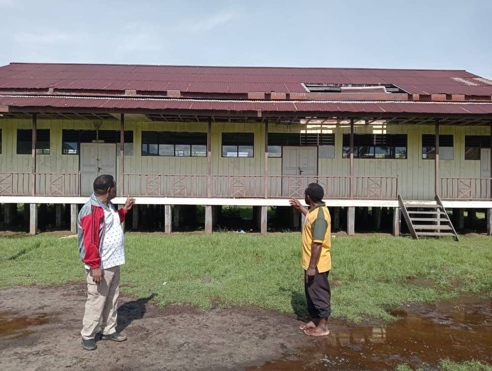 Ilustrasi berita Mimika: Cerita Singkat di SD YPPK Keakwa Mimika, Biar Gedung Sudah Lapuk Tapi Siswa Rajin Masuk Sekolah, Ternyata dari Rayuan Biskuit….