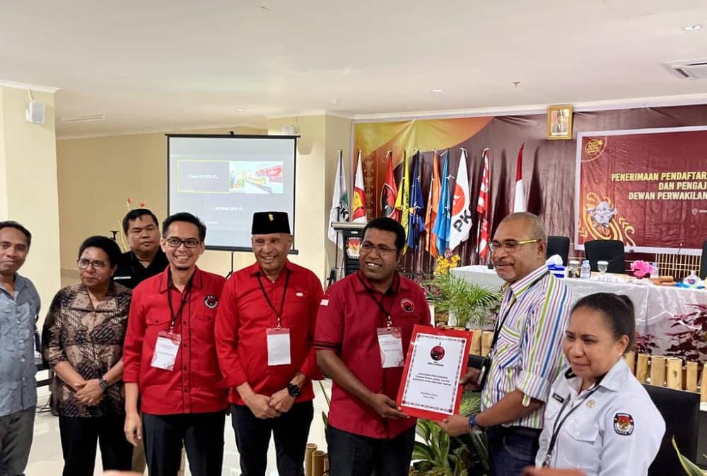 Ilustrasi berita PEMILU 2024: Daftarkan 45 Bacaleg ke KPU, PDIP Papua Optimis Jadi Partai Pemenang Pemilu 2024