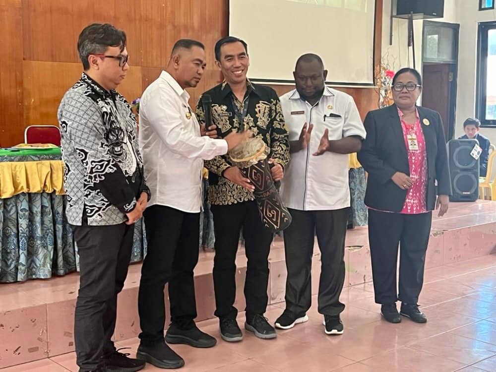 Ilustrasi berita JAYAPURA: Pemkab Jayapura Gelar Sosialisasi Aplikasi Sigmon dan PPID Pada Distrik, Kelurahan dan Kampung