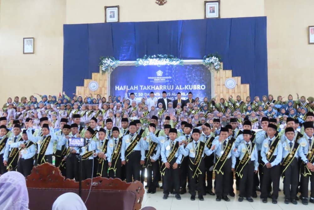 Ilustrasi berita Mimika: Berawal dari 10 Murid, Kini Sekolah Al-Ishlah Miliki Hampir 1.000 Siswa, Tahun 2023 Tamatkan 222 Anak Didik