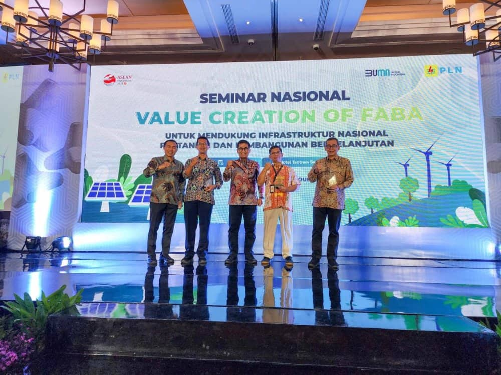 Ilustrasi berita Nasional: PLN Dorong Pemanfaatan Abu Sisa Batu Bara PLTU, Bahan Baku Industri Murah dan Mampu Reduksi Emisi Hingga 44 Persen