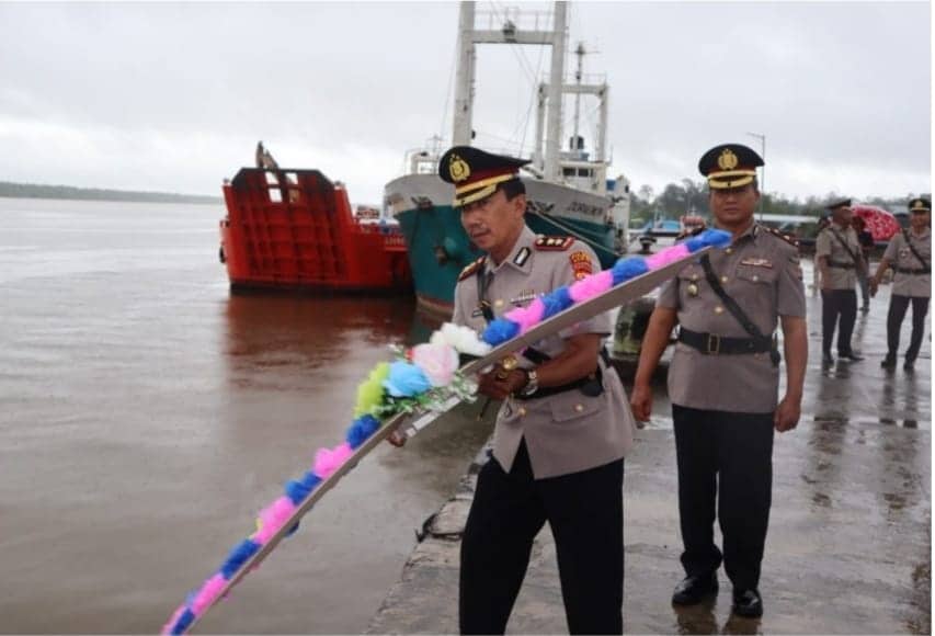 Ilustrasi berita Papua: Peringati Hari Bhayangkara Ke-77, Kapolres Asmat Pimpin Tabur Bunga di Pelabuhan Agats
