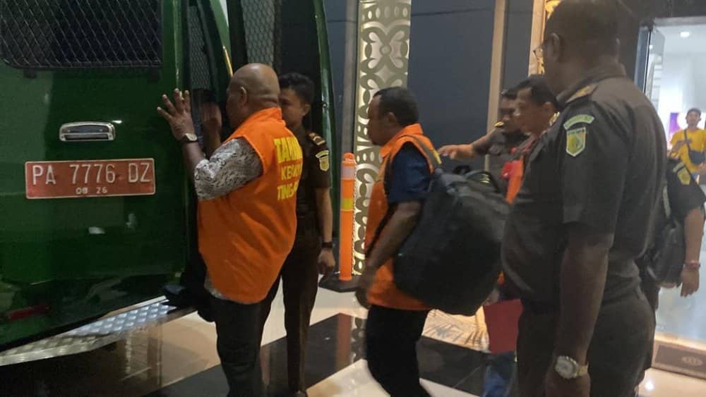 Ilustrasi berita Papua: Rugikan Negara Rp 120 Miliar, Tiga Tersangka Dugaan Korupsi Fasilitas Kredit Kontruksi Bank Papua Cabang Enarotali Ditahan