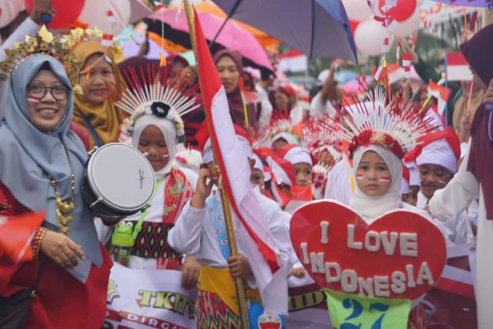 Ilustrasi berita Mimika: Diguyur Hujan, Ribuan Peserta Ramaikan Karnaval HUT ke-78 RI di Kabupaten Mimika