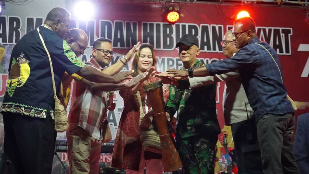 Ilustrasi berita Papua: Semarakkan HUT RI ke-78, Pj. Bupati Mappi Buka Pasar Malam dan Hiburan Rakyat