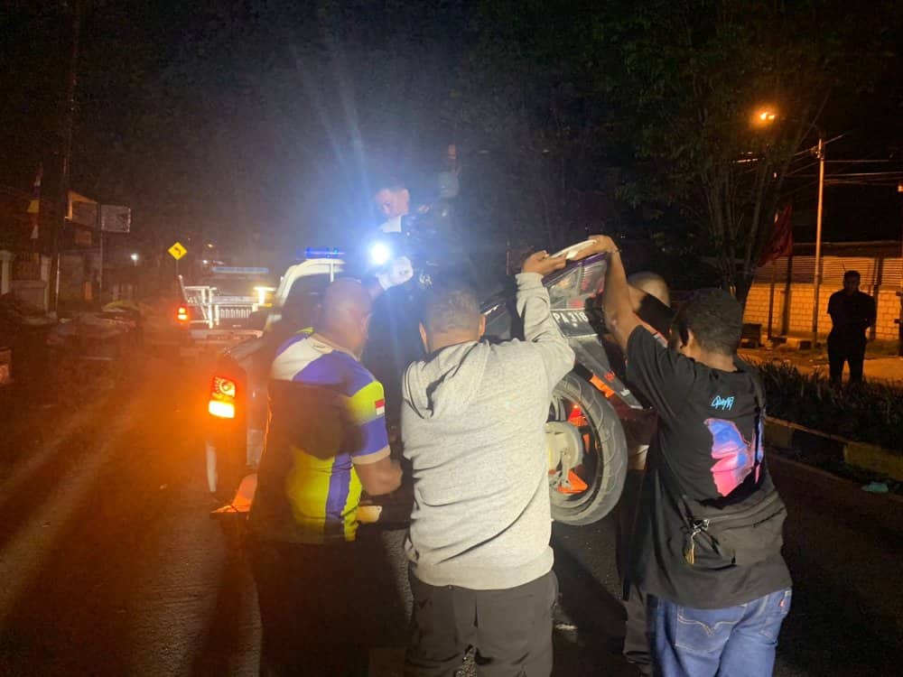 Ilustrasi berita JAYAPURA: Tabrak Truck Sampah Parkir, Seorang Pria Meregang Nyawa