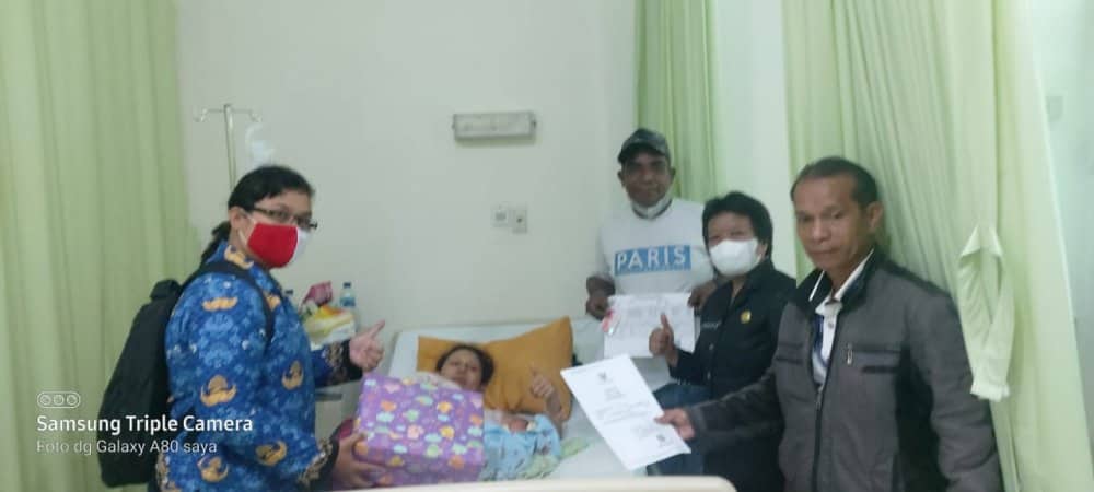 Ilustrasi berita Mimika: Dua Bayi Lahir Tepat di HUT Ke-78 Republik Indonesia, Disdukcapil Mimika Kerjasama RSUD Beri Kado Istimewa