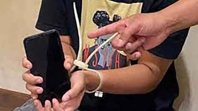 Ilustrasi berita Mimika: Pencuri Nyamar Jadi Pembeli, iPhone Seharga Rp 20 Juta Raib Dibawah Kabur, Pelaku Berhasil Dibekuk Polsek Mimika Baru